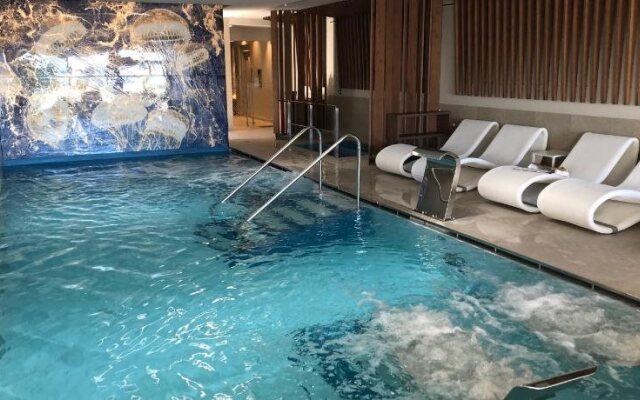Majestic Beach Hotel & Wellness