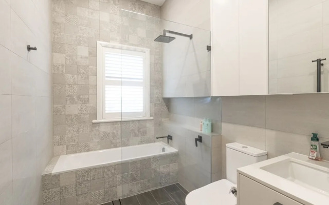 Kozyguru | Rose Bay | Charming House Near Beach