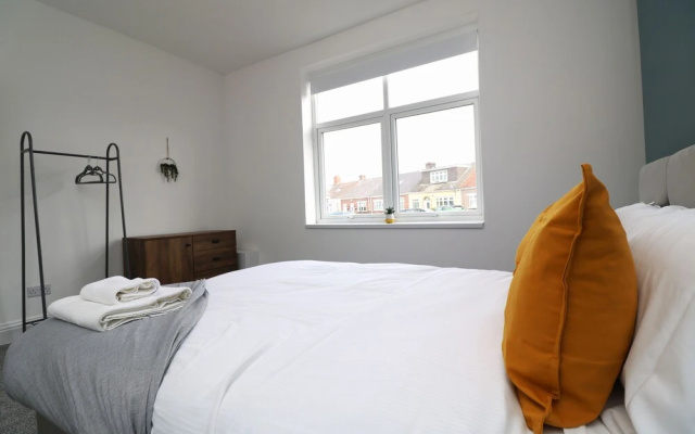 Modern 2-bed Apt, Sunderland, City by the sea