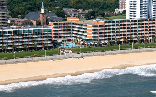 Holiday Inn & Suites Virginia Beach North Beach, an IHG Hotel