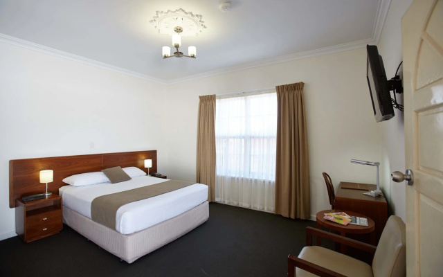 Rose Hotel & Motel
