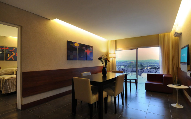 Pinares Panorama Suites & Spa