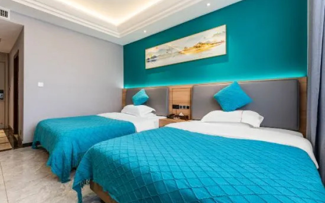 Cenxi Yuanfeng Hotel (Tanhua Bus Station)