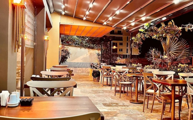 Fi̇fty5 Sui̇te Otel