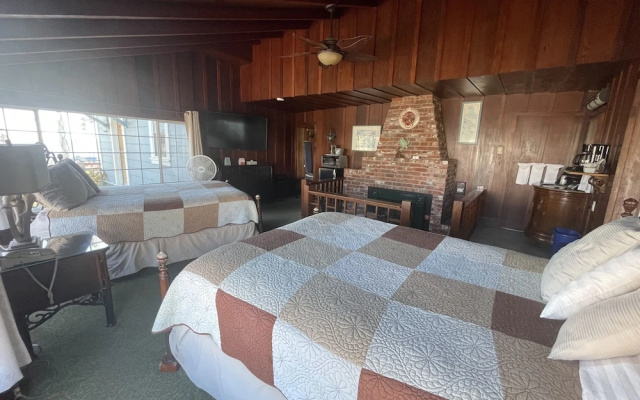 Edgewater Beach Motel
