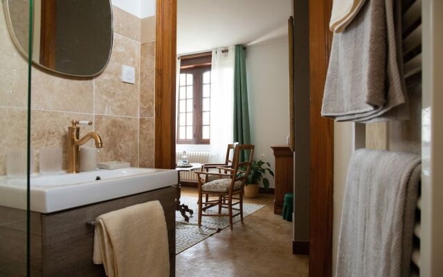 Maison et table d'hôtes le Camélia Blanc