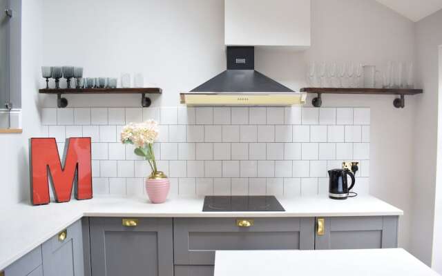 3 Bedroom Garden House in Dalston