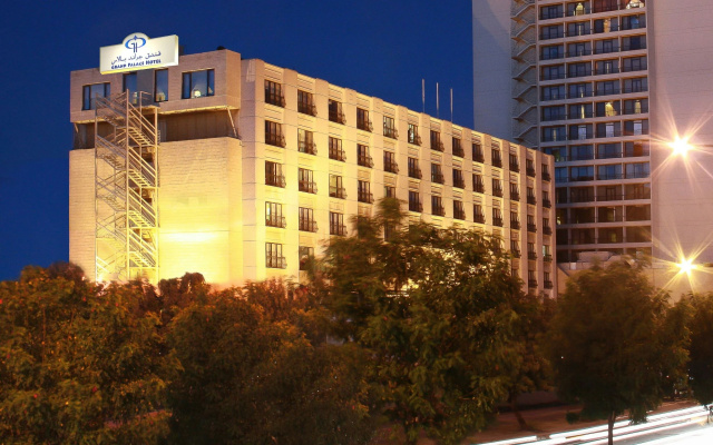 Grand Palace Hotel
