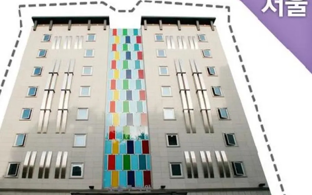 Two Be In Tourist Hotel