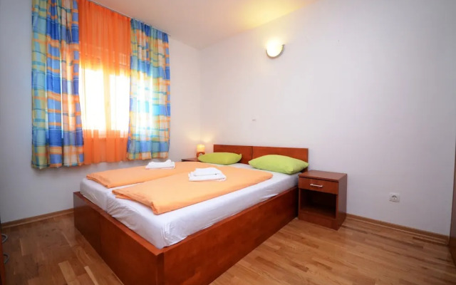 A2 - apt With 2 Balconies, 5 min Walking to Beach