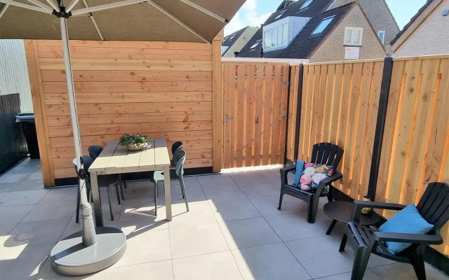 DJV86 NEW Modern holiday home in central location
