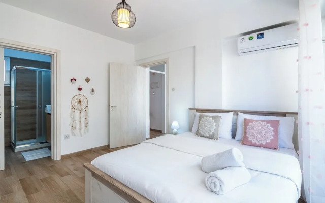 Berries 1-BR Apt in Larnaca