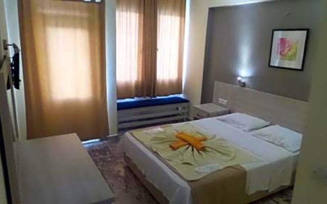 Ünlü Hotel