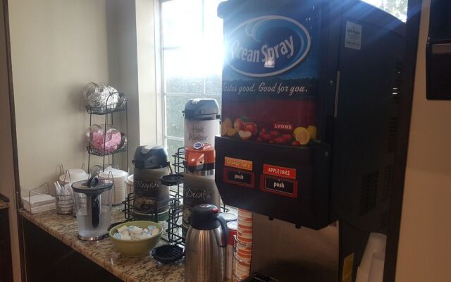 Americas Best Value Inn & Suites - N. Lima/Boardman