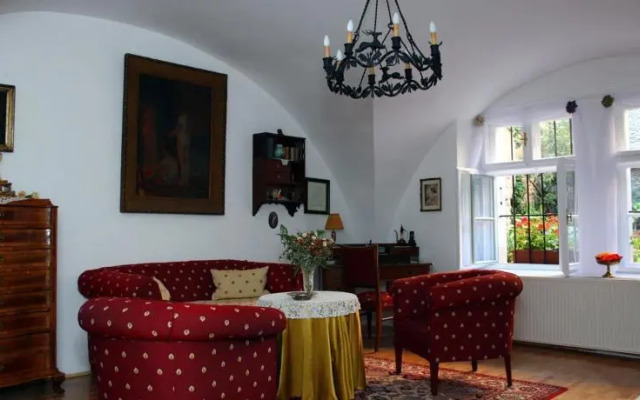 Castle area - Medieval Walls