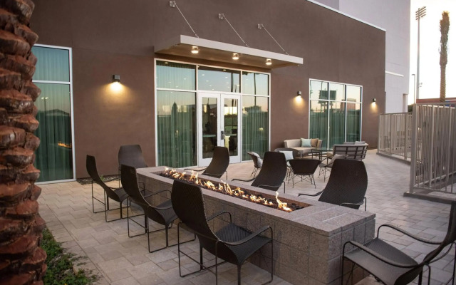 Courtyard by Marriott Mesa At Wrigleyville West
