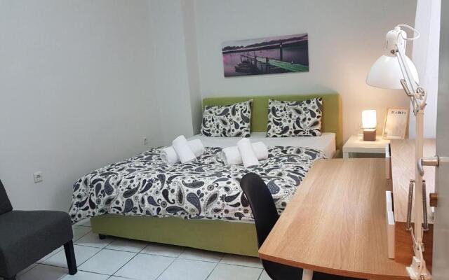 Palette Apartment Carmine - Athens Center, 6 BD, 3 BATH