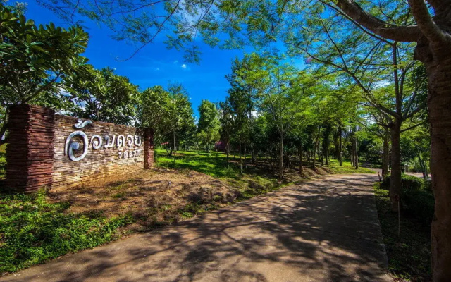 Aomdoi Resort