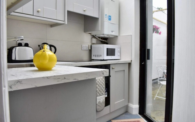 Modern 1 Bedroom Apartment Close to the Centre