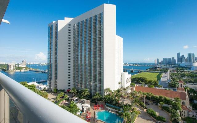 The Grand Condos by Edgewater One IR