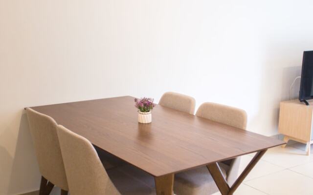 OwnAStay Midhill by Symphony Suite