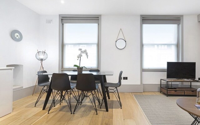 Kensington Holiday Stay