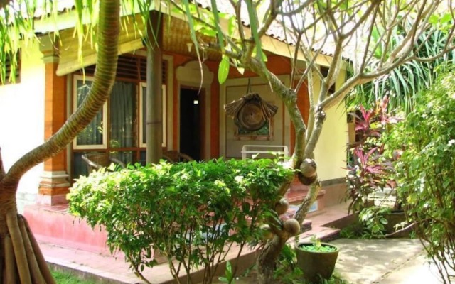 Mertha Jati Hotel & Bungalow