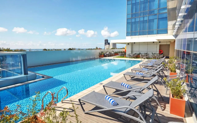 Mactan Island Stay Near Beach and Airport