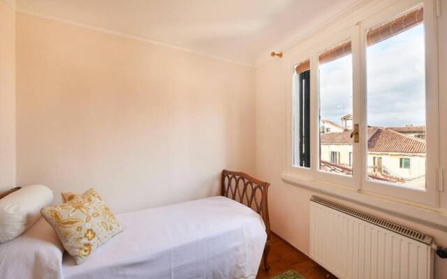 Ca' Fenice, charming apartment in San Marco, sleep 7