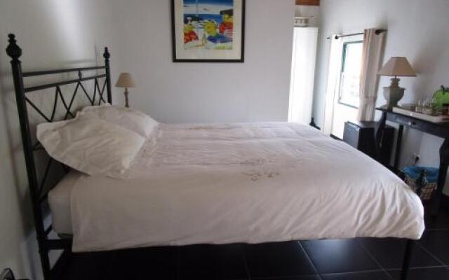 Vila Holanda Bed & Breakfast