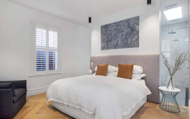 Sullivans Cove Apartments