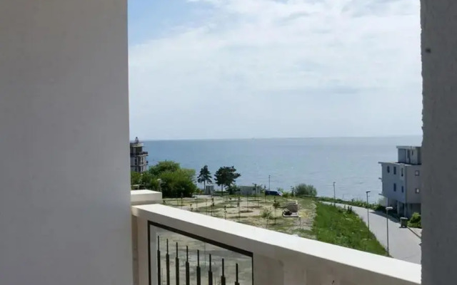 White Lagoon - Luxurious 1BD Flat near Kavarna