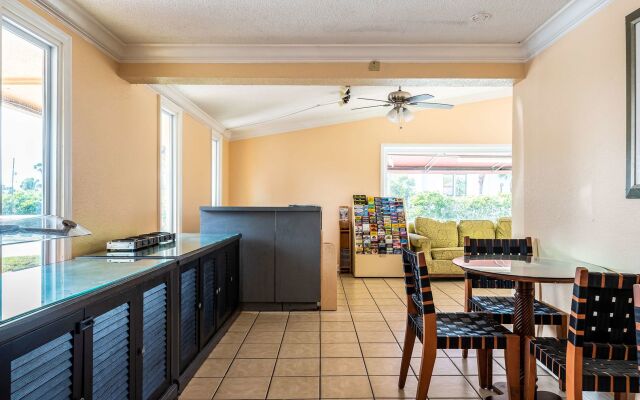 Super 8 by Wyndham Kissimmee-Orlando