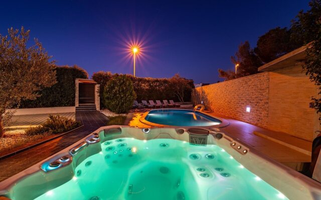 Nice Home in Zadar With Wifi and 8 Bedrooms