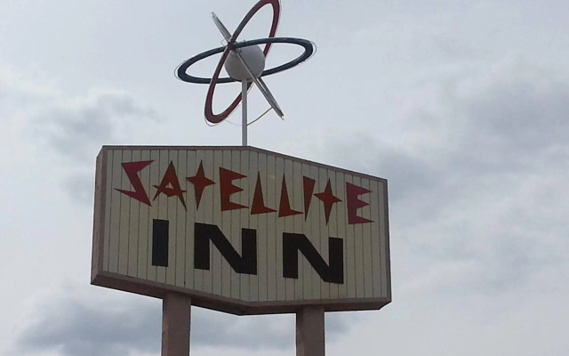 Satellite Inn