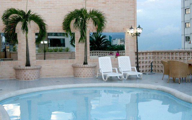 Hotel Calima Real
