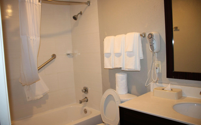 Boca Suites Deerfield Beach, SureStay Collection by BW