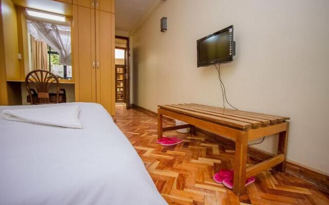 Vienna Woods Holiday Inn Limited
