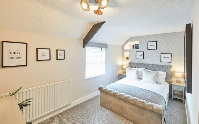 Host Stay 19 West End