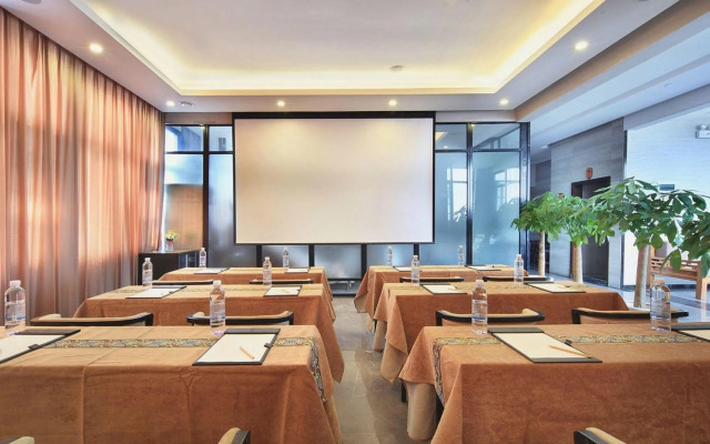 Wing Hotel Guilin - Central Square