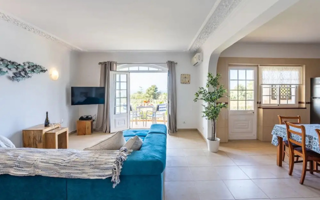 10 Marinha Two Bed Apt At Award Wining Beach