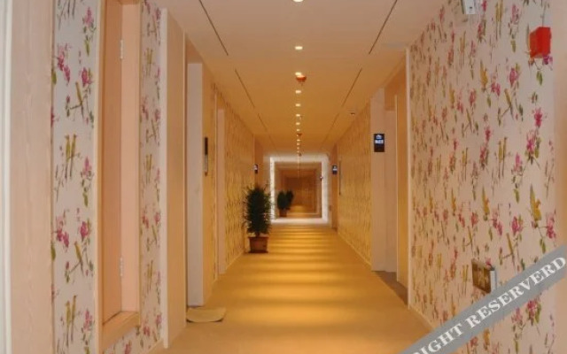 Scenery Hotel