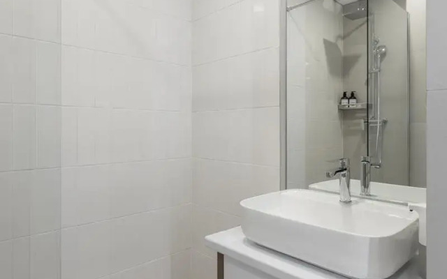 There is an apartment on the 1st Krasnogvardeisky passage
