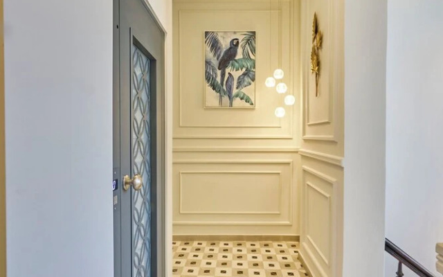 Ermou 99 Intelligent Private Suites