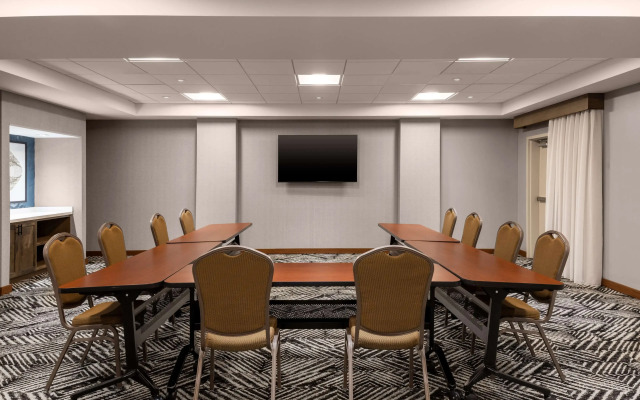 Hyatt Place Chantilly Dulles Airport-South