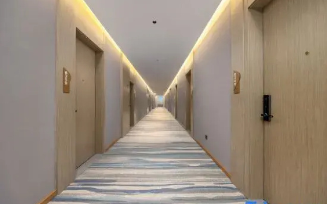 Kyriad Marvelous Hotel Hami Gongyuandaguan Community Manjie Life Plaza