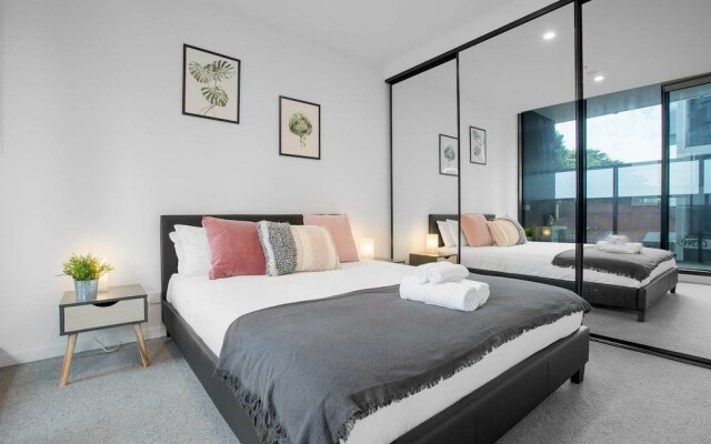 91cozy One Bedroom South Yarra Lively Neighbour