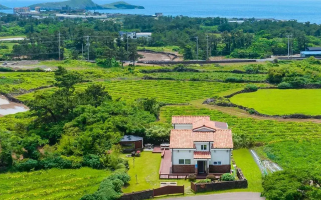 Jeju West Dokchae Pension