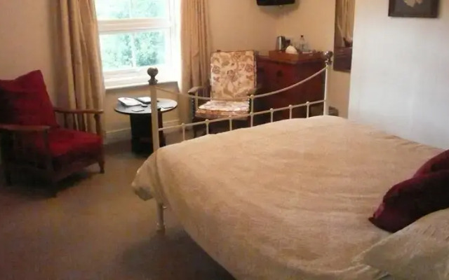 Holmebridge House