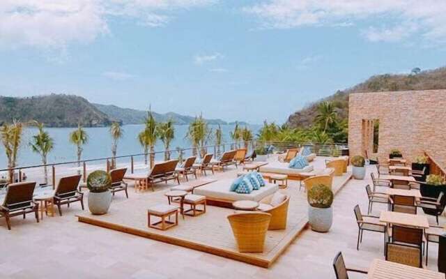Pico De Loro Hamilo Coast Guest House
